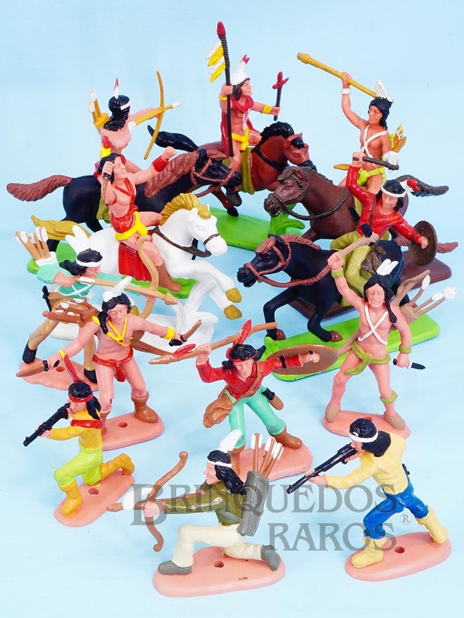 Brinquedos Antigos - Casablanca e Gulliver - Conjunto Touro Sentado completo com 12 Índios e 5 Cavalos Série Atlantic Far-West Story Ano 1987