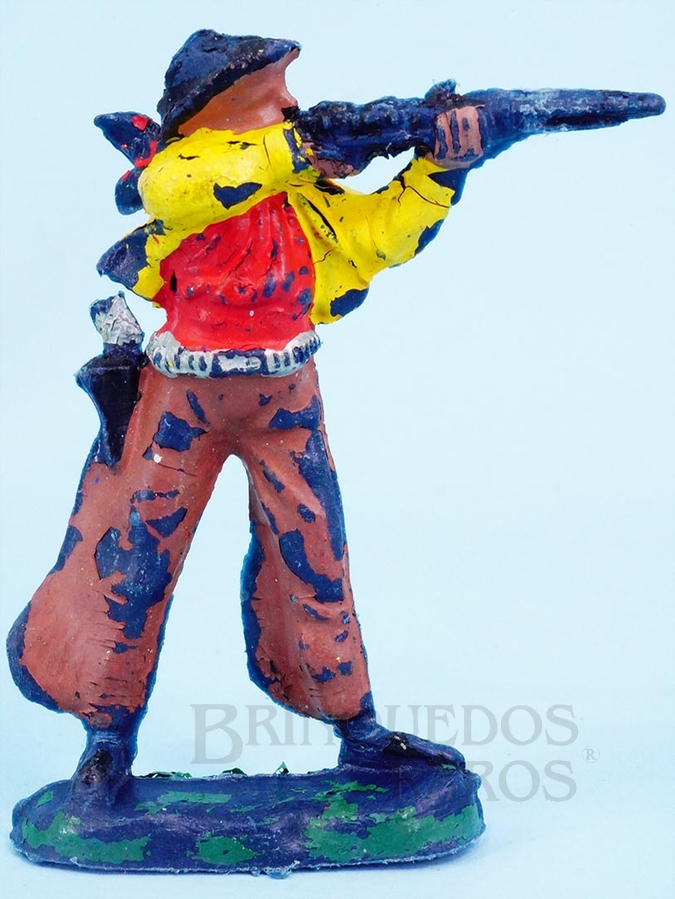 Brinquedos Antigos - Casablanca e Gulliver - Cowboy de pé atirando com rifle de plástico azul escuro pintado Casablanca Década de 1960