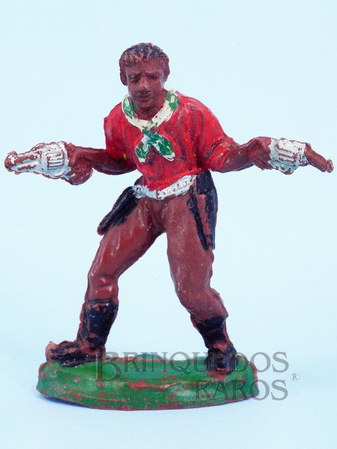 Brinquedos Antigos - Casablanca e Gulliver - Cowboy de pé com dois revolveres de plástico marrom pintado Década de 1960