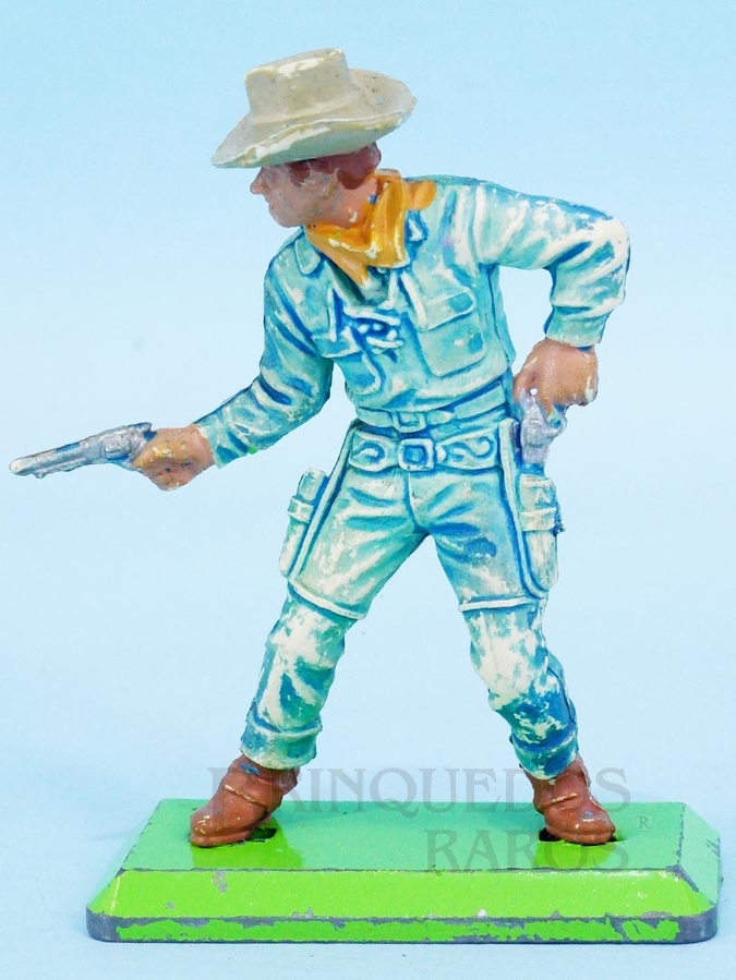 Brinquedos Antigos - Britains - Cowboy de pé com dois Revolveres Série Deetail Década de 1970