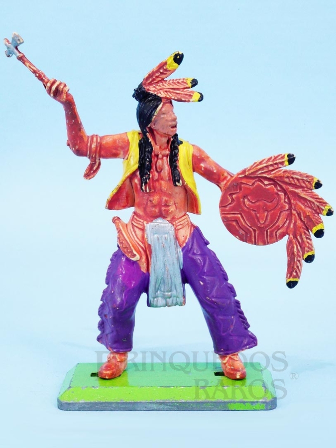 Brinquedos Antigos - Britains - índio de pé com Machado e Escudo Série Deetail Década de 1970