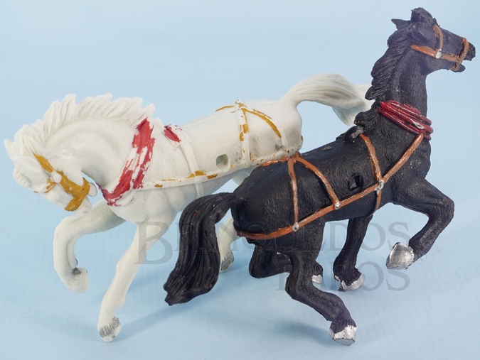 Brinquedos Antigos - Casablanca e Gulliver - Par de Cavalos com furo lateral para Carroças Gulliver Década de 1970