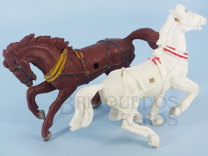 Brinquedos Antigos - Casablanca e Gulliver - Par de Cavalos com furo lateral para Carroças Gulliver Década de 1970